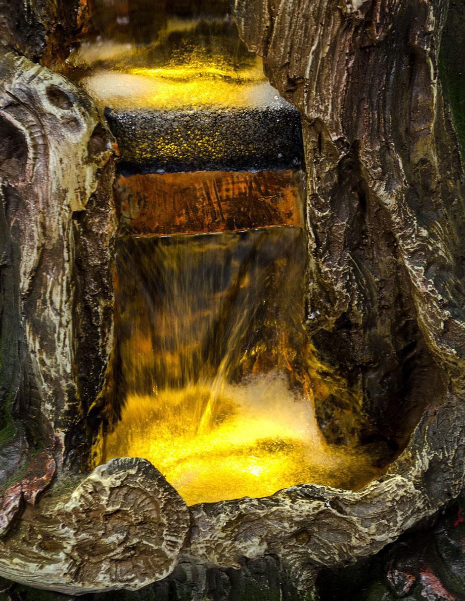 Fuente de agua con luz de poliresina